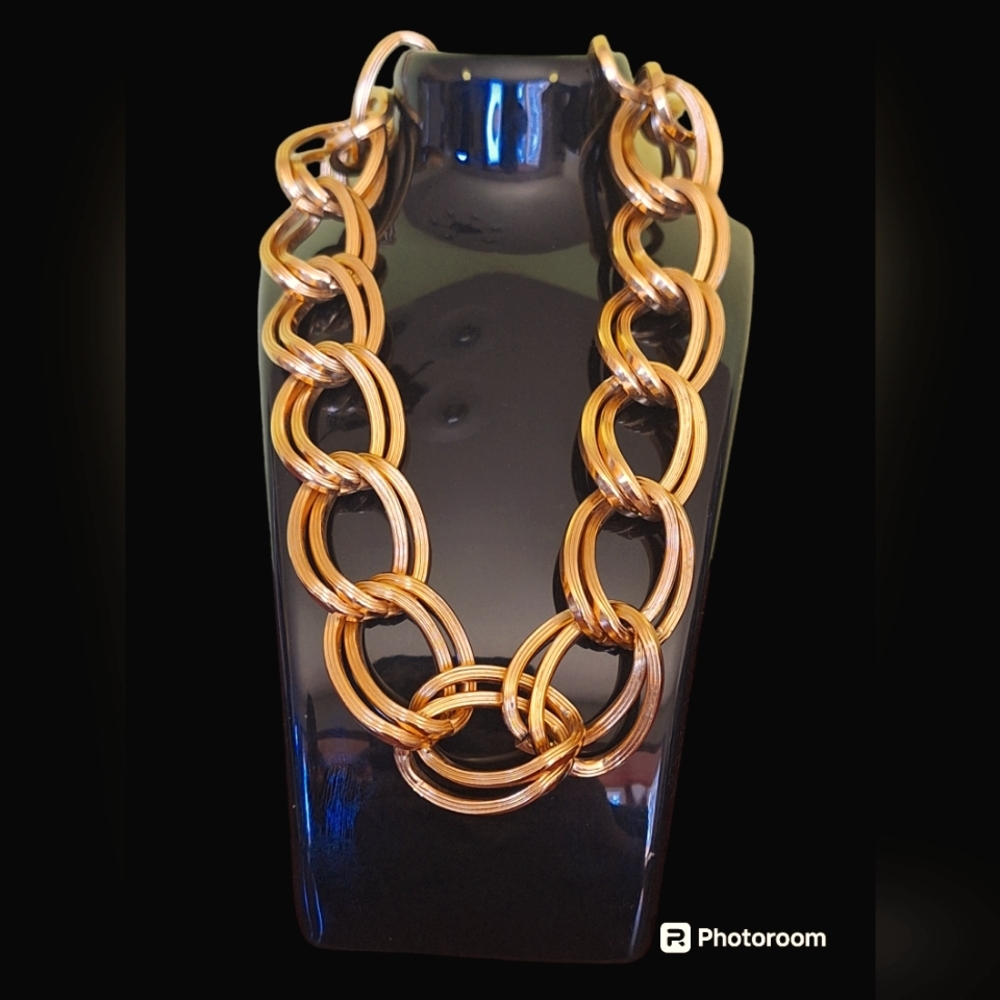 Heavy chain necklace